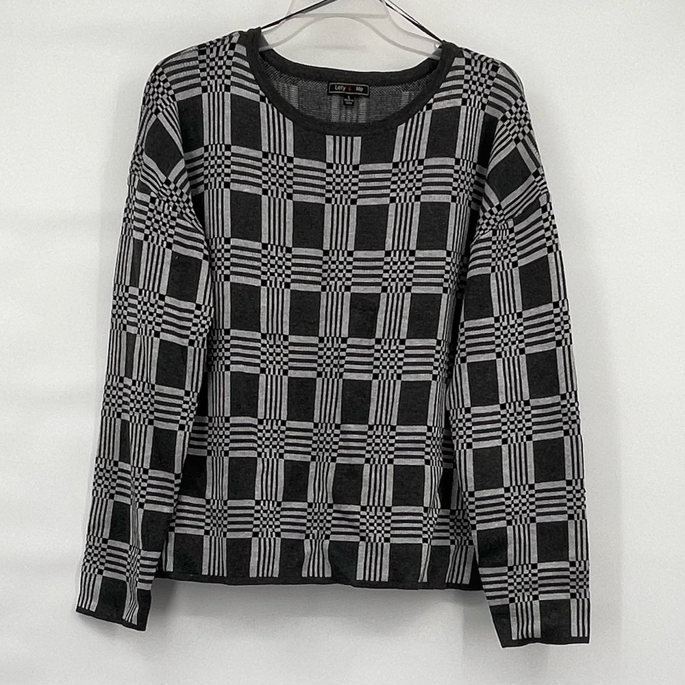 Lety and Me nwot stitch fix square print crew neck sweater